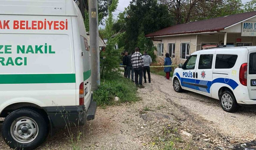 Burdur’da alzaymır hastası yaşlı kadın yol kenarında ölü bulundu