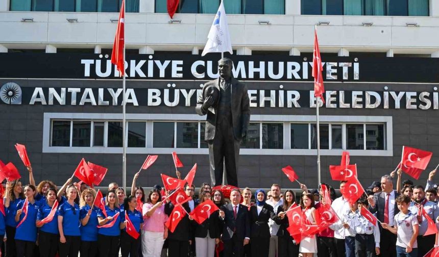 Büyükşehir Belediyesi’nde 19 Mayıs coşkusu törenle başladı