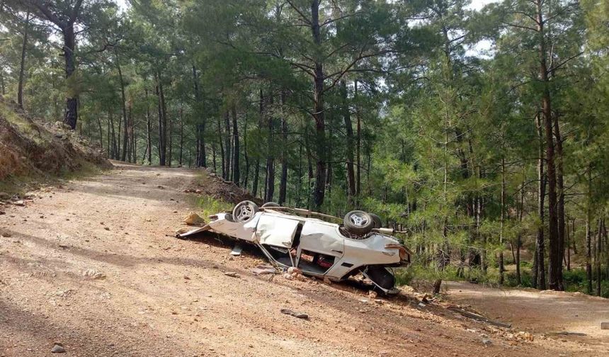 Gazipaşa’da şarampole uçan otomobilin sürücüsü yaralandı