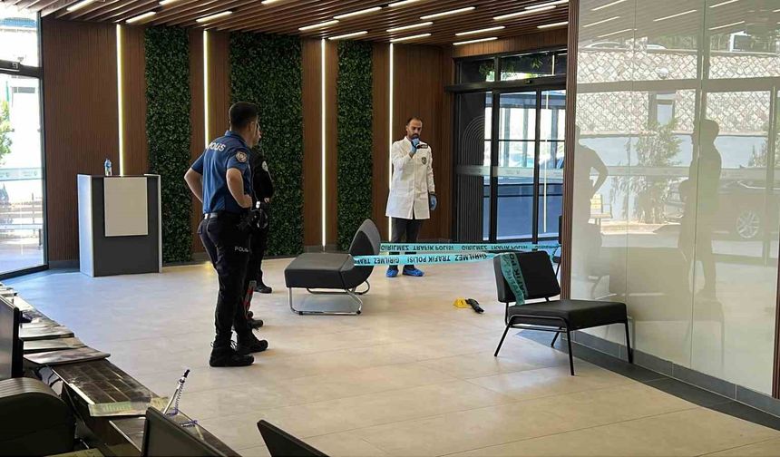 Hastanede eski eş dehşeti: Ayrıldığı tıbbi sekreter karısını öldürdü