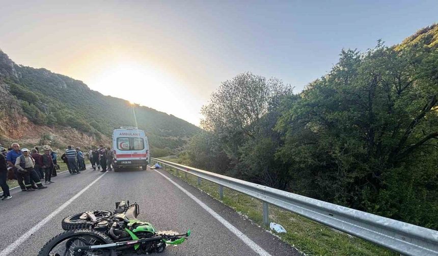 Isparta’da bariyerlere çarpan motosikletteki lise öğrencisi hayatını kaybetti