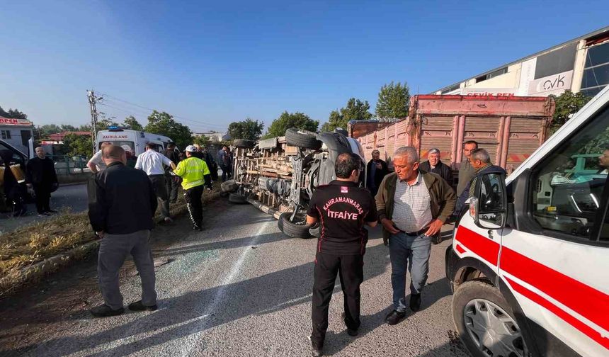 Kahramanmaraş’ta işçi servisi ile otomobil çarpıştı: 12 yaralı