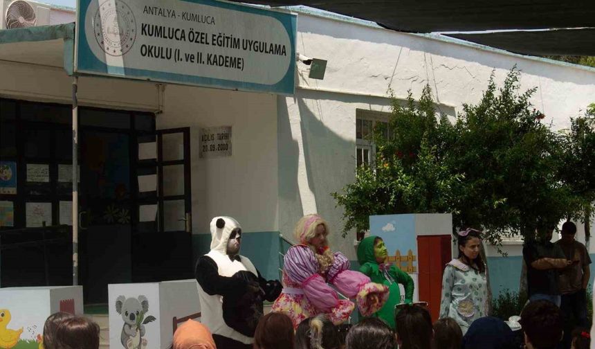 Kepez’den çocuklara masal gibi tiyatro gösterisi