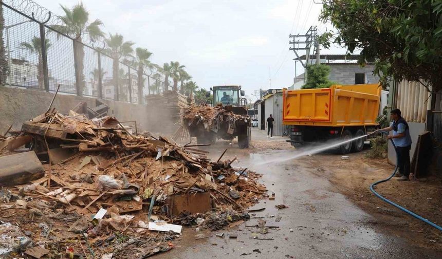 Mersin’de her gün tonlarca atık toplanıyor