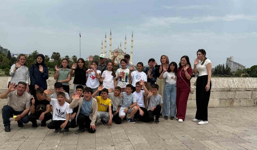 Öğrenciler Adana’da tarih, İzmir’de bilimle buluştu