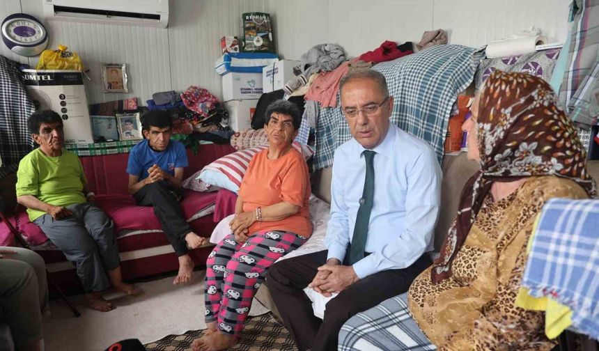 Ömrünü 3 engelli evladına adayan fedakar anne hayat hikayesiyle takdir topladı