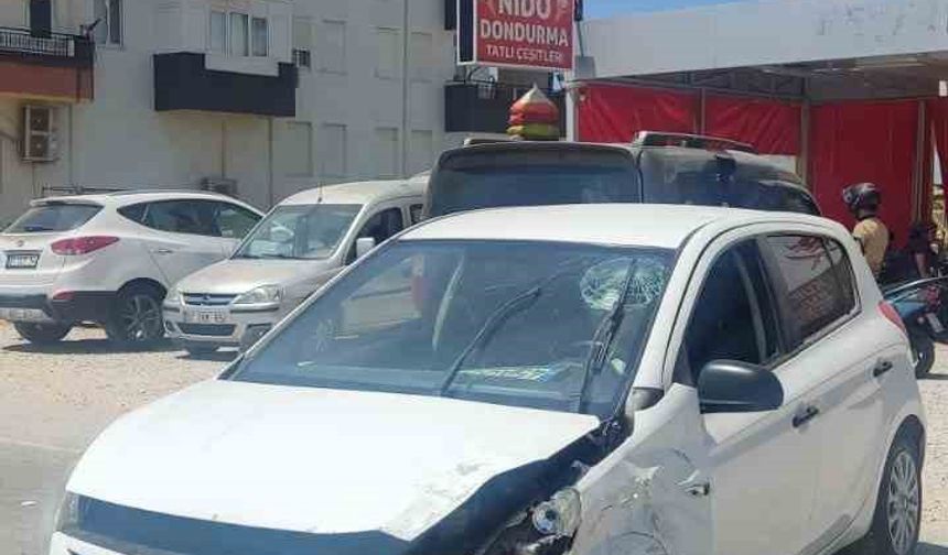 Otomobil ile ticari araç çarpıştı: 1 yaralı