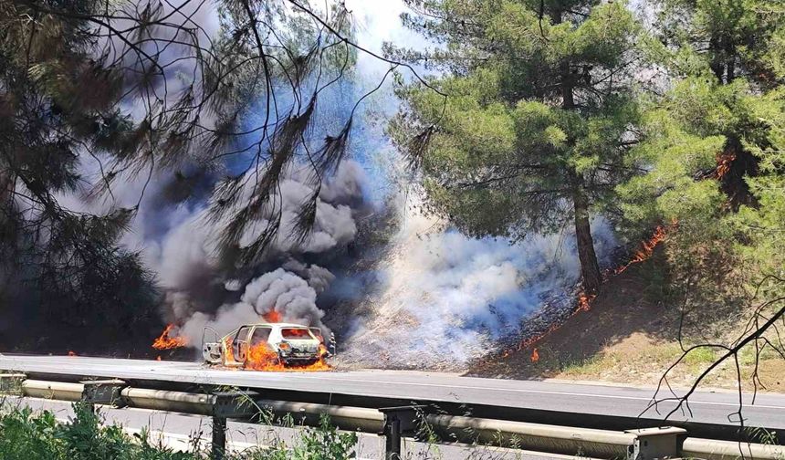 Tarsus’ta araçta çıkan yangın ormana sıçradı