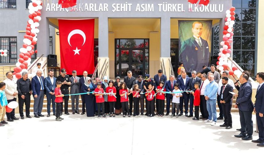 Vali Toros:" Bir kahramanın mirasına, sadakatin ifadesidir"