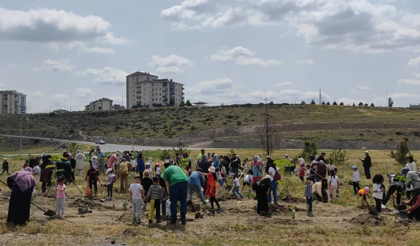Kayseri Büyükşehir'den öğrencilerle doğaya katkı