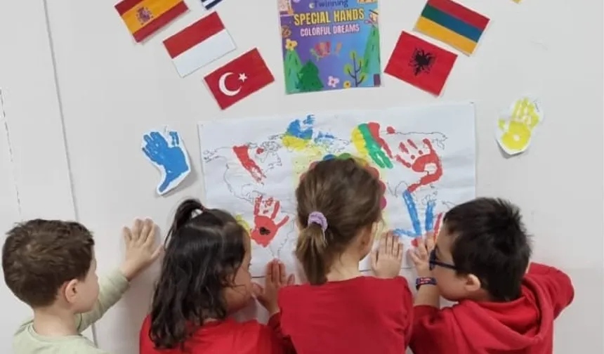 Özel çocuklar sanatla dünyayı renklendiriyor