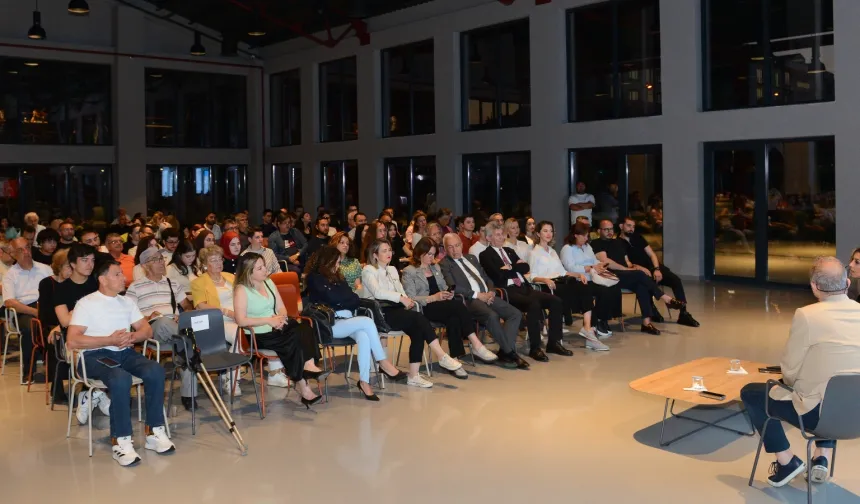 Yeni dünya düzeni söyleşide ele alındı