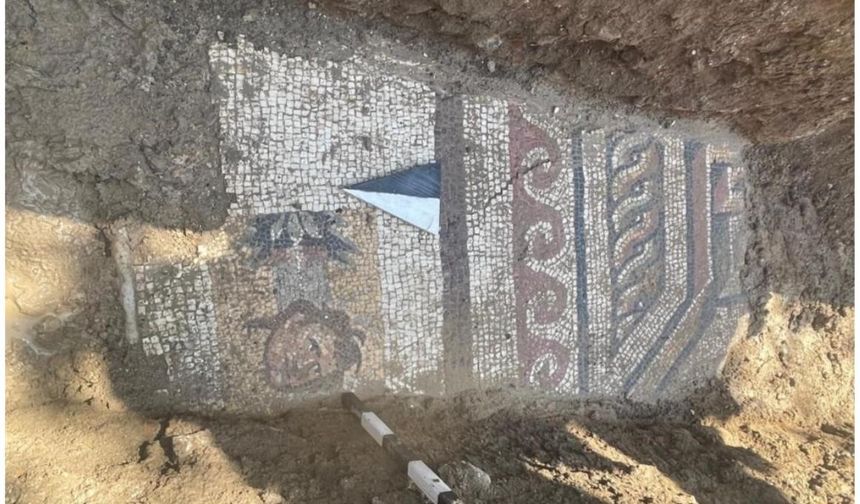 Altyapı çalışmalarında Roma döneminden kalma mozaik bulundu