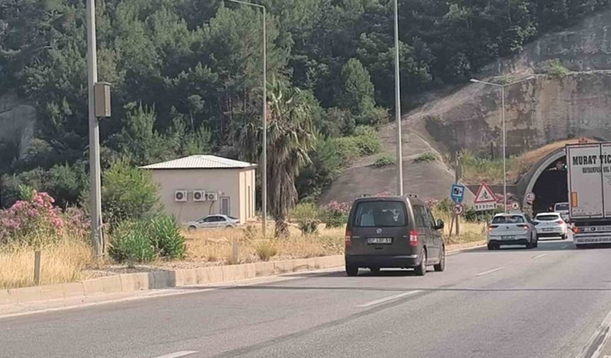 Antalya’da 2 gencin hayatını kaybettiği kazanın görüntüleri ortaya çıktı