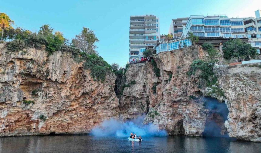 Antalya’da denizden ve karadan haşerelerle mücadele başlatıldı