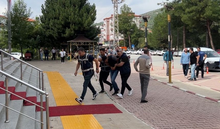 Burdur’da halasının oğlunu öldüren sanık : "Korkutmak istedim, öldürmek istememiştim"