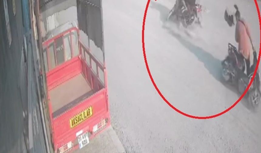 Dengesini kaybederek motosikletten düşen kadına karşıdan gelen motosiklet çarptı