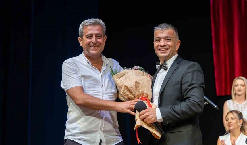 Manavgat Belediyesi TSM Korosu’ndan "Solistler Geçidi" konseri