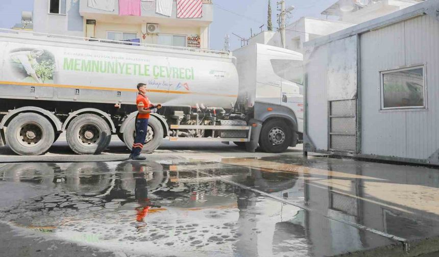 Mersin’de kurban kesim alanları temizlendi