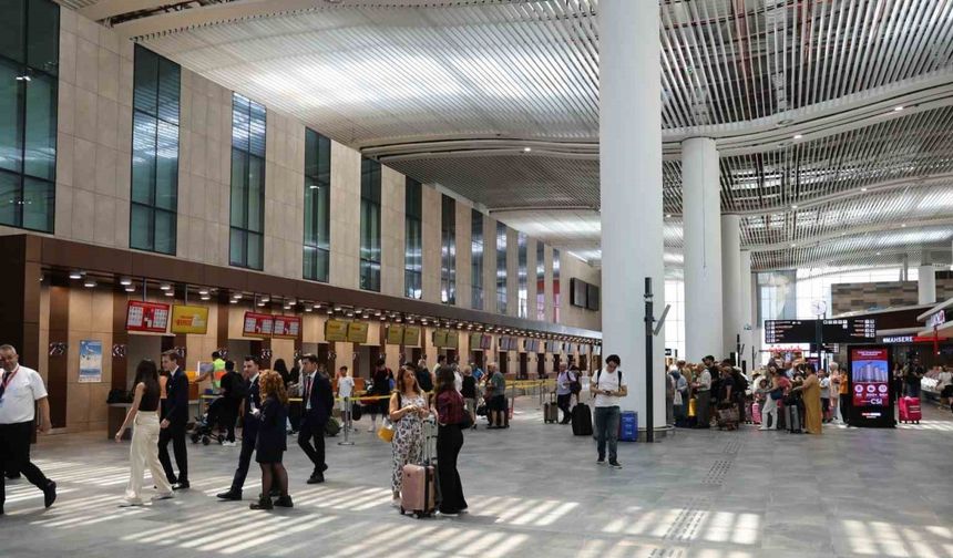 Çukurova Uluslararası Havalimanı 10 ayda 4,5 milyon yolcuya hizmet verdi