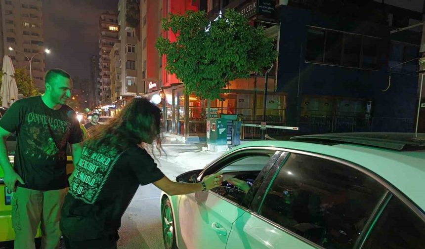 İngiliz müzisyen Ozzy Osbourne anısına Adana’da lokma dağıtıldı