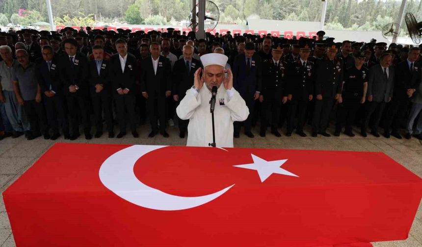 Şehit Jandarma Uzman Çavuş Yıldırım, Adana’da son yolculuğuna uğurlandı