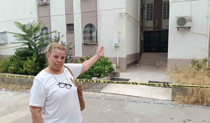 Adana’da faciadan dönüldü: 3 katlı apartmanın merdivenleri çöktü