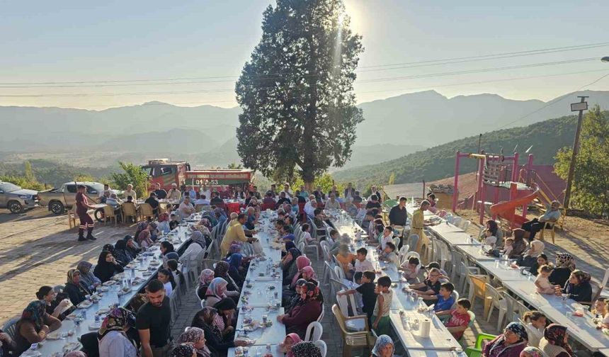 Adana’da orman yangınlarının sönmesi için dualar edildi, kurban kesildi