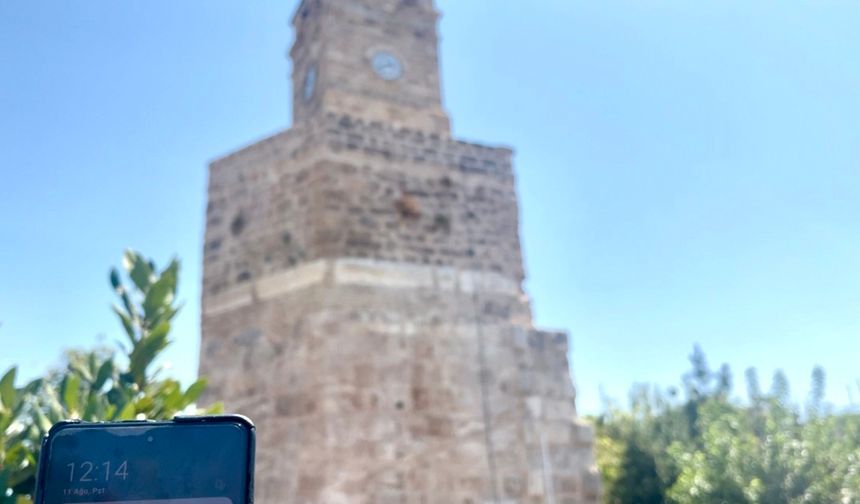 Antalya’nın simgesi Saat Kulesi’nin saati aylardır doğru zamanı göstermiyor