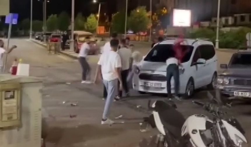 Kahramanmaraş’ta araca taşlı  saldırı