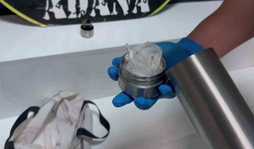 Termosa zulaladığı uyuşturucuyu polis buldu, ’içiciyim’ savunması yaptı