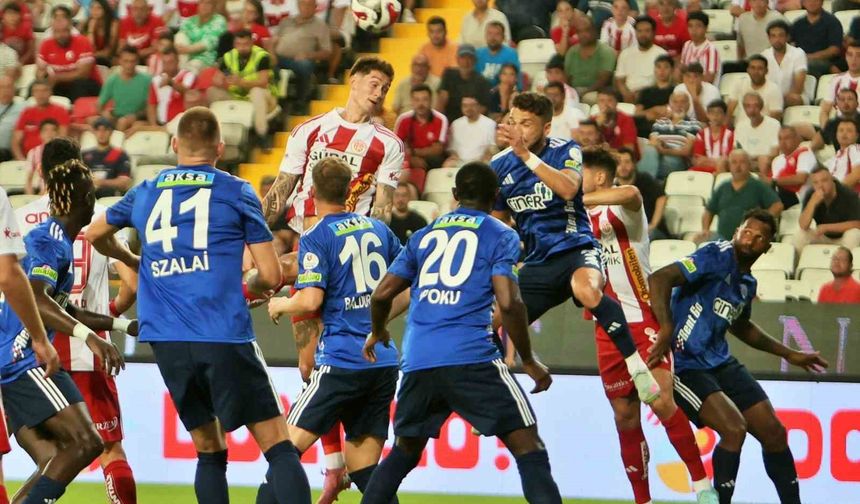 Trendyol Süper Lig: Antalyaspor: 2 - Kasımpaşa: 1 (İlk yarı)
