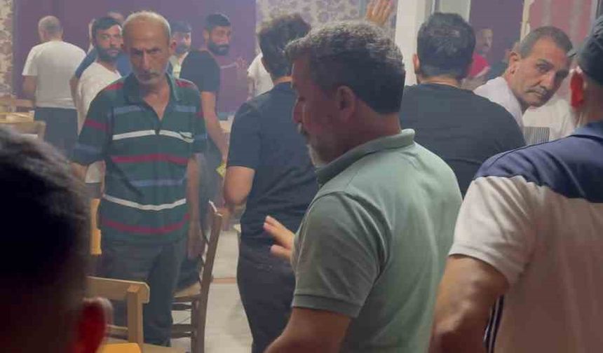 Adana’da çift çelik kapılı kumarhaneye ’koçbaşı’ ile baskın: 49 şahıs yakalandı