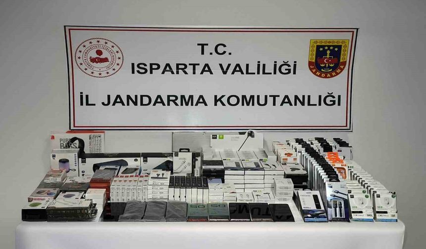 Isparta’da jandarmadan 3 farklı kaçakçılık operasyonunda 4 gözaltı