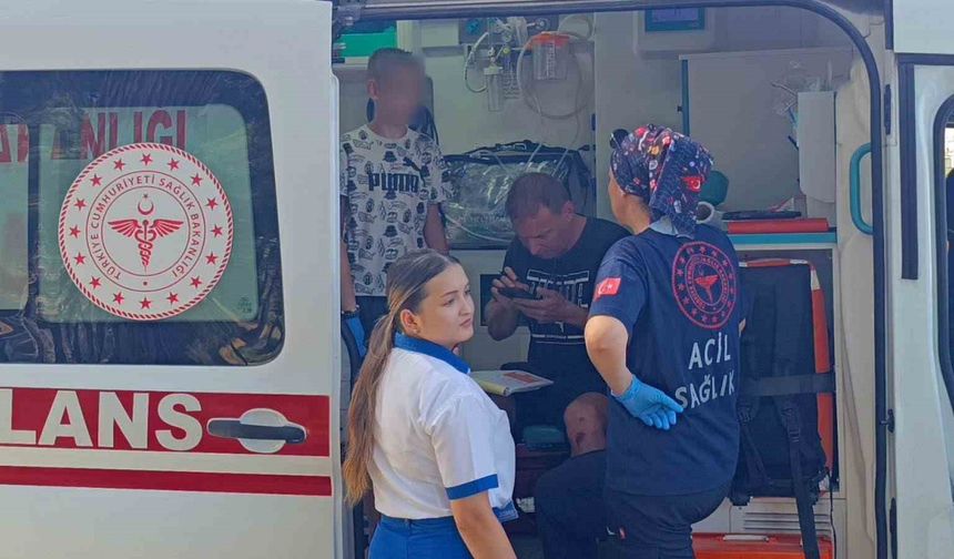 Kazada yaralanan Ukraynalı turist, hastanede para alınabileceğini duyunca yaralı oğluyla birlikte ambulanstan indi
