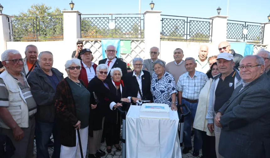 Nilüfer'de 'Yaşlılar Günü'nde gençlik coşkusu
