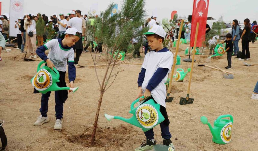 Adana’da 840 bin fidan toprakla buluştu