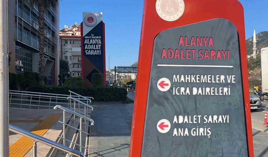 Alanya’da sokakta kadına saldırıda bulunan şahıs adliyeye sevk edildi