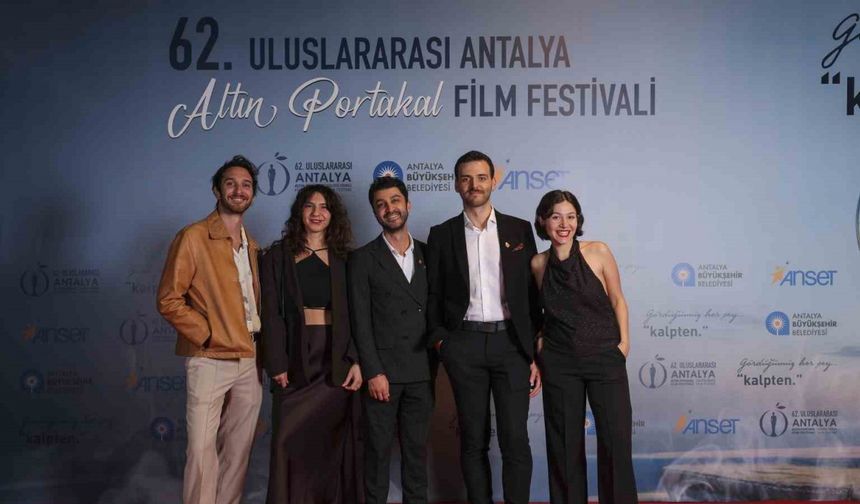 Altın Portakal’ın kapanışında sinemanın yıldızları kırmızı halıda buluştu