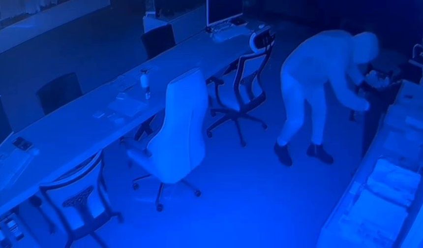 İş yerinin kasasından 1 milyon TL değerinde döviz çalan hırsız, eski çalışanı çıktı