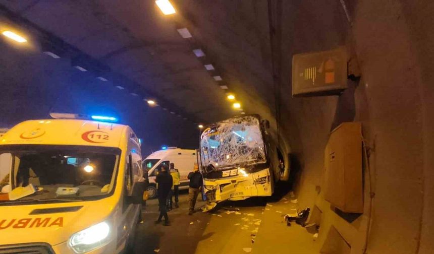 Osmaniye’de otobüs ile tır çarpıştı: 5 yaralı