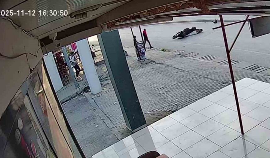 Sokak köpeğine çarpan motosikletli metrelerce sürüklendi