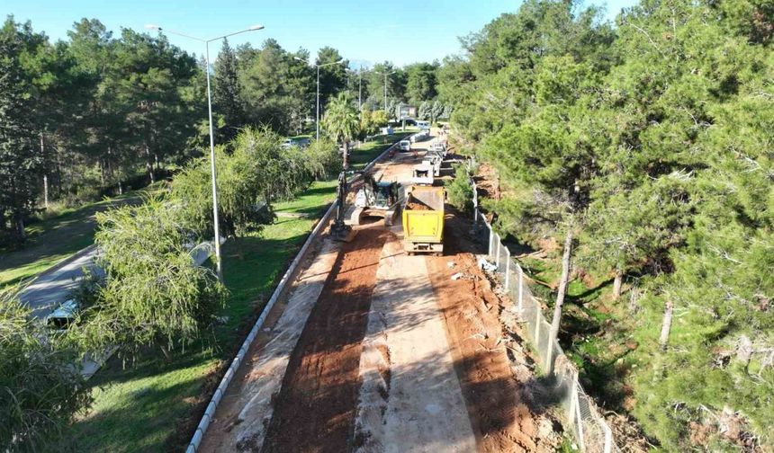 Altıntaş-Kundu Turizm Bölgesi’nde içme suyu hattı tamamlanıyor, yol yenileniyor