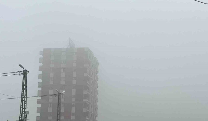 Antakya’da sis etkili oldu