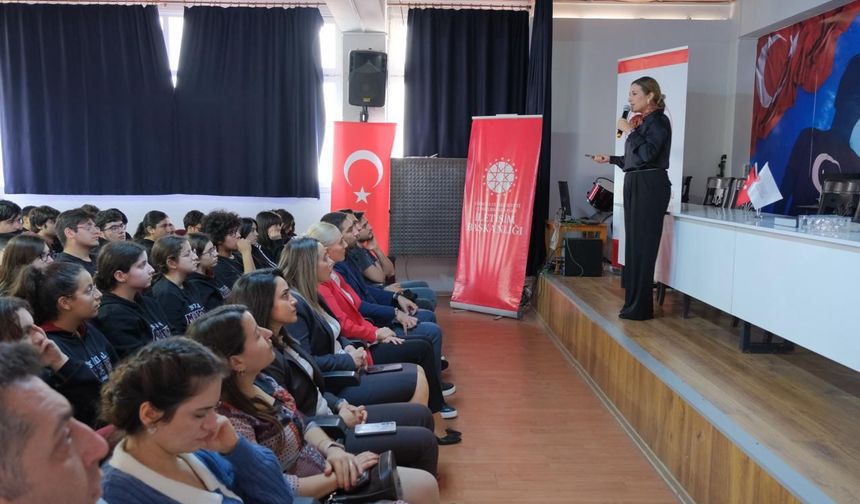 Hatay’da öğrencilere dezenformasyonla mücadele farkındalık eğitimi verildi