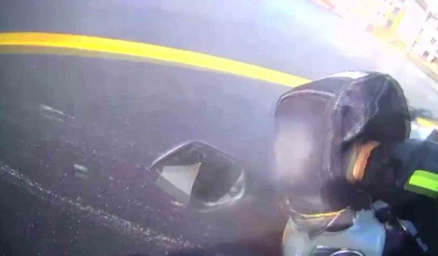 Kazayı burnu kanamadan atlatan motosikletlinin yardımına koşan sürücü yürekleri ısıttı