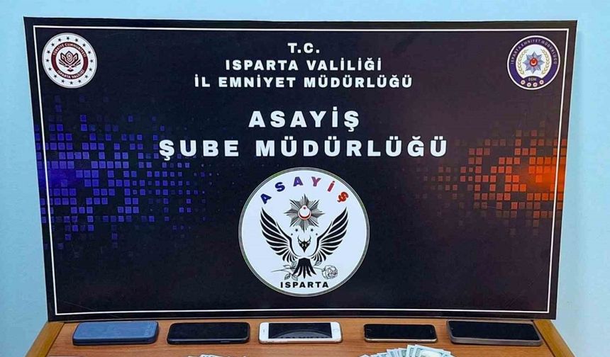 Kendilerini polis olarak tanıtıp milyonluk vurgun yapan 3 şüpheli tutuklandı