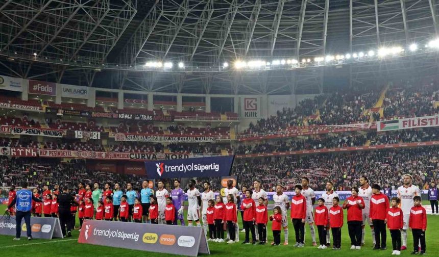 Trendyol Süper Lig: Antalyaspor: 0 - Galatasaray: 2