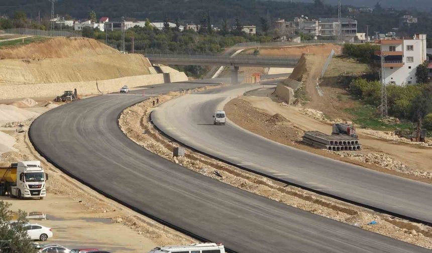 4 bin kişi çalışıyor yüzde 84'ü tamamlandı: Çeşmeli-Kızkalesi Otoyolu Mersin turizmine nefes aldıracak