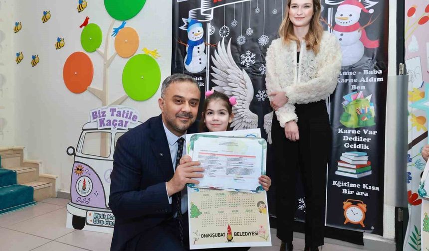 Başkan Toptaş'a karne programında doğum günü sürprizi